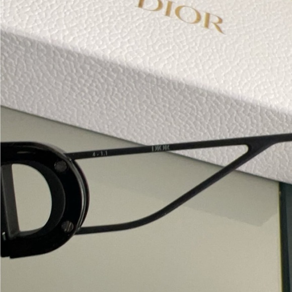 DIOR Sunglasses - Picture 7 of 8
